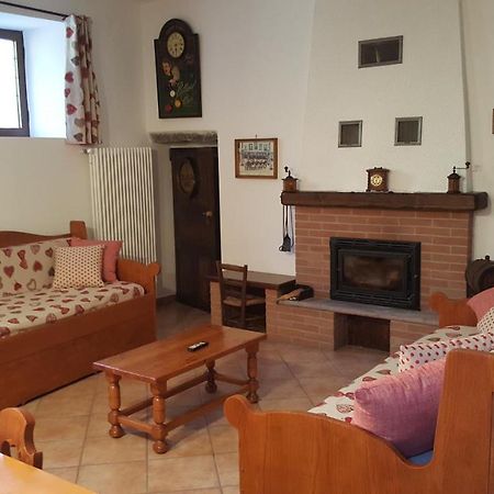 לינה וארוחת בוקר Montalto Dora La Taverna Di Tony מראה חיצוני תמונה